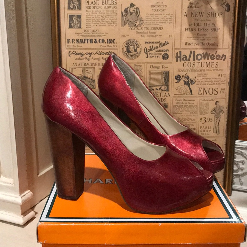 Charles Albert Maroon Shiny Heels